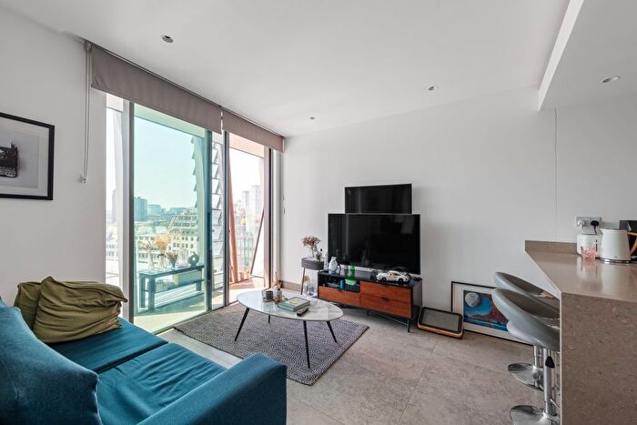 1 Bedroom Studio For Sale In Blackfriars Road, London, SE1