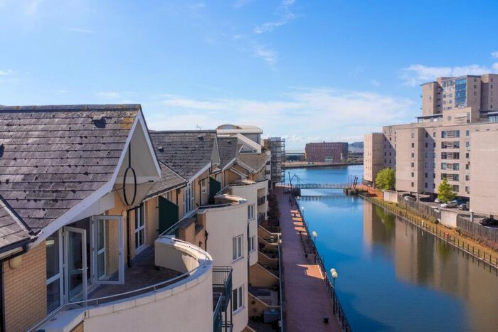 3 Bedroom Penthouse For Sale In Adventurers Quay, Cardiff Bay, CF10
