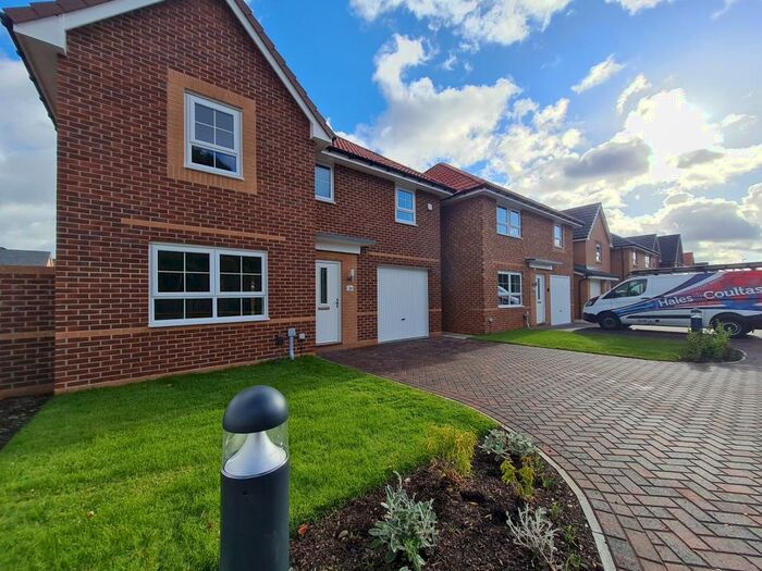 4 Bedroom House To Rent In Deering Close, Doncaster, DN2