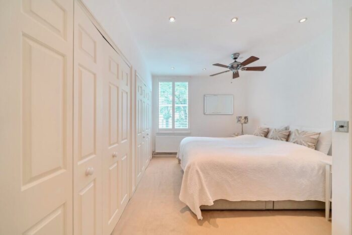 2 Bedroom Apartment To Rent In Westgate Terrace London, SW10
