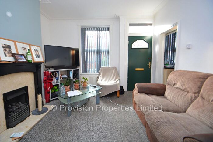 2 Bedroom Terraced House To Rent In Thornville Road, Hyde Park, Leeds, LS6