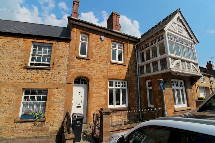 2 Bedroom Cottage For Sale In Court Barton, Crewkerne - No Onward Chain, TA18