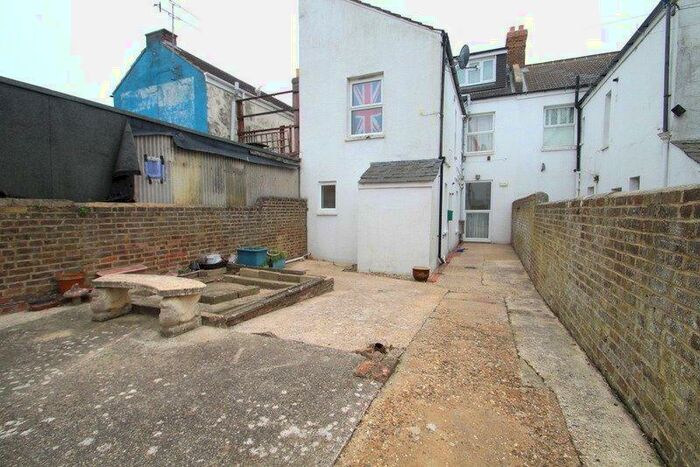 1 Bedroom Apartment To Rent In South Street, Tarring, Worthing, West Sussex, BN14