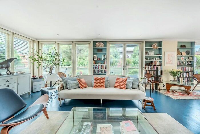 2 Bedroom Flat To Rent In Holbein Place, Sloane Square, London, SW1W