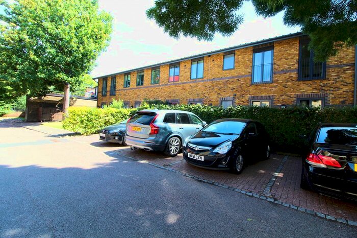 2 Bedroom Flat To Rent In Queens Road, London, SE15