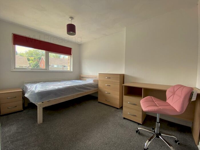 4 Bedroom House To Rent In Tenterden Drive, Canterbury, CT2