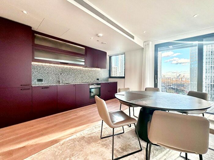 2 Bedroom Apartment To Rent In Viaduct Gardens, London, SW11