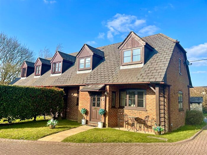 2 Bedroom Cottage For Sale In Rickyard Cottages, Broad Hinton, Swindon, SN4