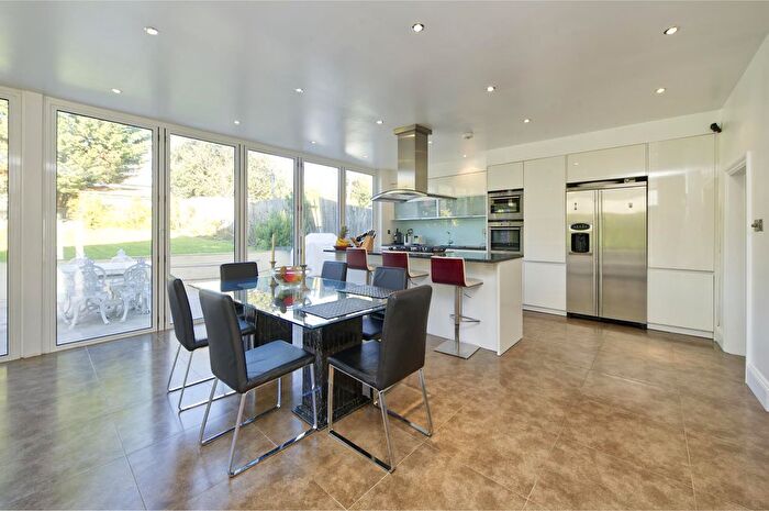 7 Bedroom Detached House To Rent In Basing Hill, Golders Green, London, NW11