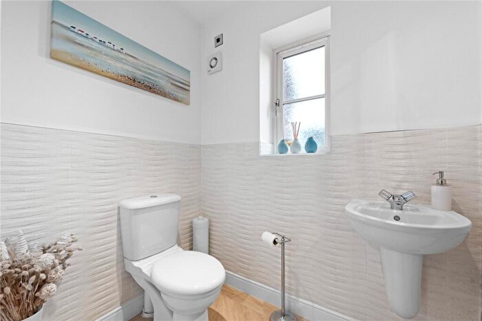 5 Bedroom Detached House For Sale In Kensington Gardens, Carlton, Nottingham, Nottinghamshire, NG4