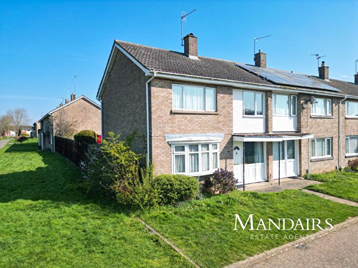 3 Bedroom End Terrace House For Sale In Stukeley Close, Stanground, Peterborough, PE2