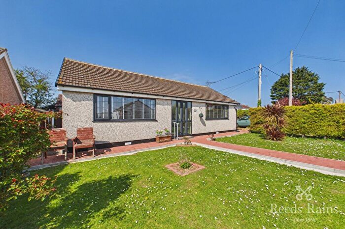 2 Bedroom Bungalow For Sale In Towyn Way West, Towyn, Conwy, LL22