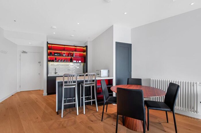 1 Bedroom Apartment For Sale In Grantham House, Botanic Square, London City Island, E14