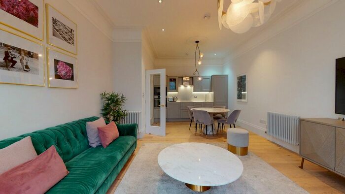 2 Bedroom Flat To Rent In Cromwell Road, London, SW7
