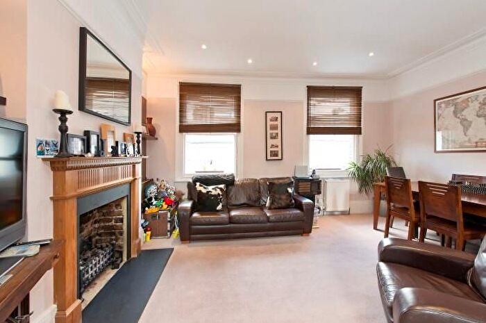 3 Bedroom Flat To Rent In Delorme Street, Hammersmith, London, W6