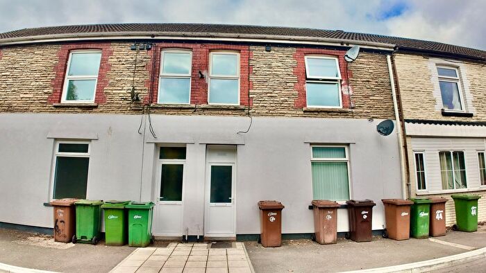 1 Bedroom Flat To Rent In High St, Fleur-De-Lis, NP12