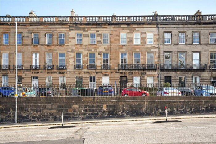 2 Bedroom Apartment For Sale In / Bellevue Terrace, New Town, Edinburgh, EH7