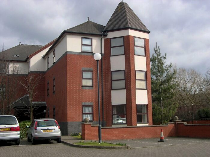 2 Bedroom Flat To Rent In Hardwick Court, Tamworth, B79