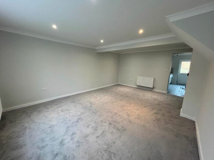 4 Bedroom Terraced House To Rent In Darnley Road, Rochester, Kent, ME2
