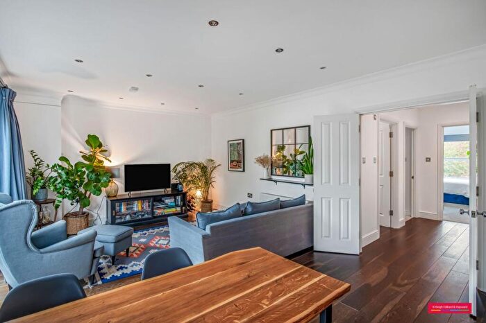 2 Bedroom Flat For Sale In Upland Road, London, SE22