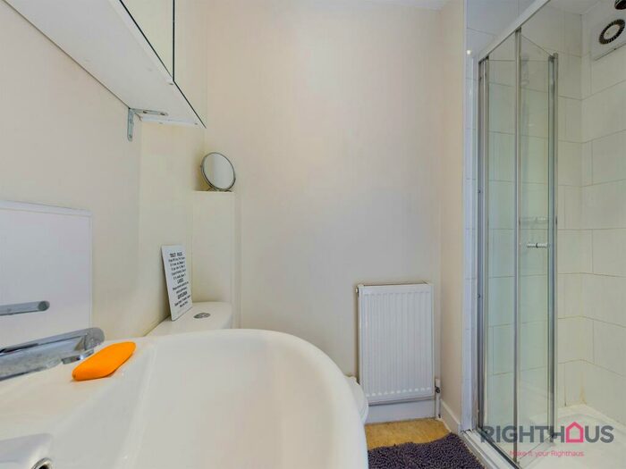 1 Bedroom End Of Terrace House To Rent In Saddler Street, Wyke, BD12