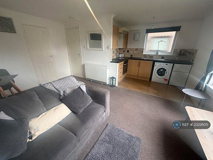 1 Bedroom Flat To Rent In Hilton Court, Inverness, IV2