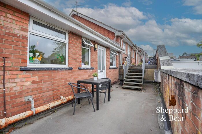 2 Bedroom Flat For Sale In Clarendon Road, Penylan, Cardiff, CF23