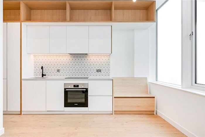 1 Bedroom Flat To Rent In Apt Parkview, Brentford, TW8