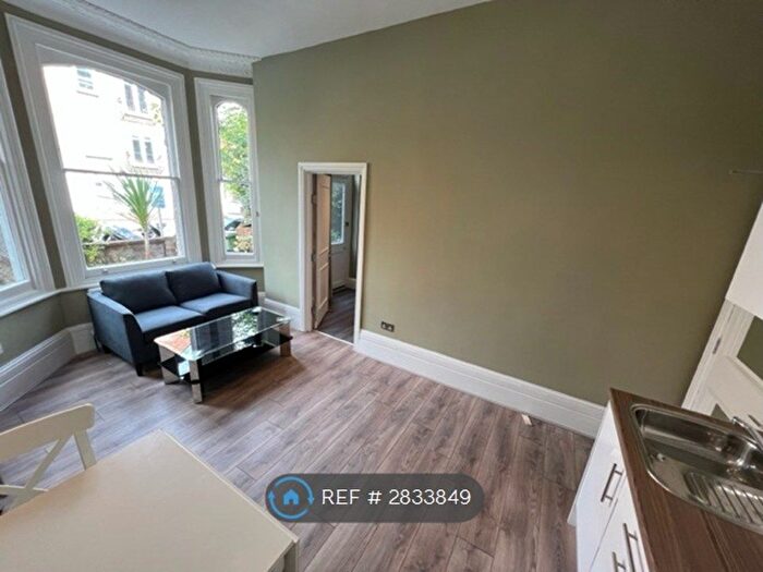 1 Bedroom Flat To Rent In Malwood Road, London, SW12