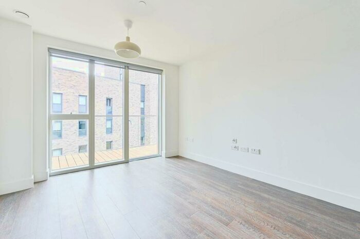 3 Bedroom Flat To Rent In North End Road, Wembley Park, Wembley, HA9