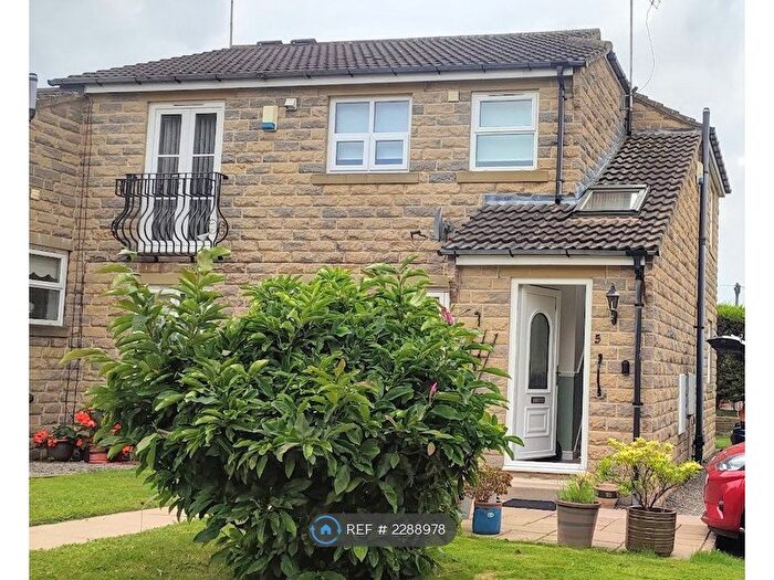 2 Bedroom Flat To Rent In Queens Drive, Pudsey, LS28