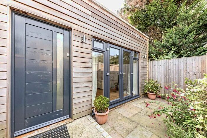 1 Bedroom Property To Rent In Church Road, Kingston Upon Thames, KT1