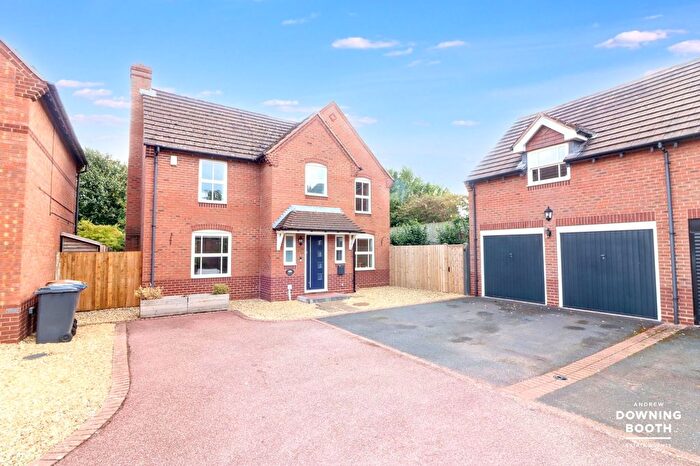 4 Bedroom Detached House For Sale In Deans Slade Drive, Lichfield, WS14