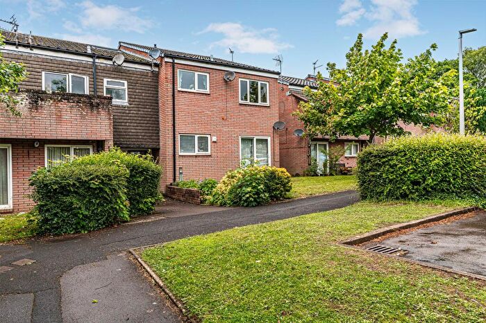 2 Bedroom Flat For Sale In Cedar Crescent, Tonteg, CF38