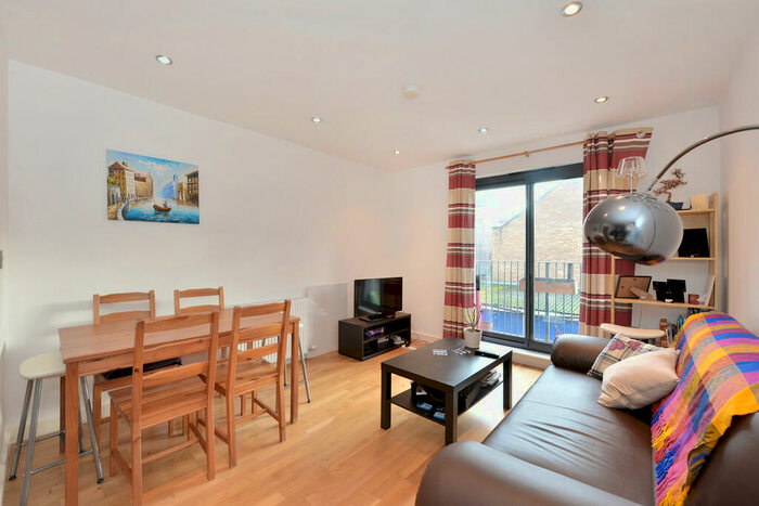 2 Bedroom Apartment To Rent In Morning Lane, Hackney, E9