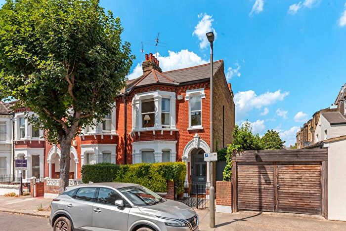 4 Bedroom End Of Terrace House For Sale In Cicada Road, London, SW18