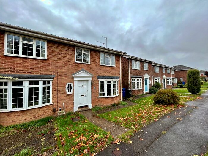 3 Bedroom End Of Terrace House To Rent In Cranbrook Drive, Maidenhead, Berkshire, SL6