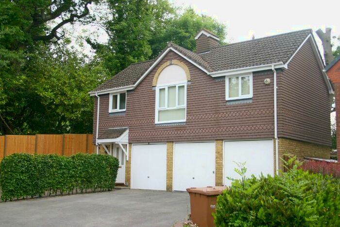 2 Bedroom Coach House To Rent In Barker Mill Close, Rownhams, Southampton, Hampshire, SO16