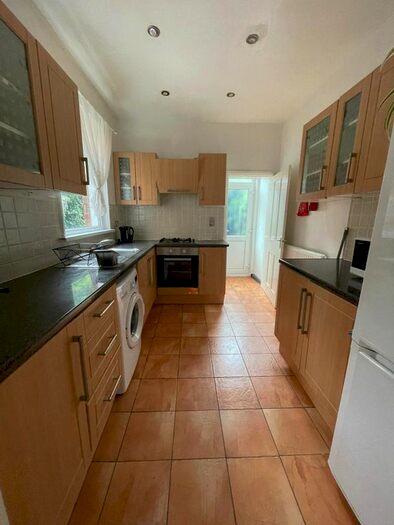 4 Bedroom Terraced House To Rent In Lymington Avenue, London, N22
