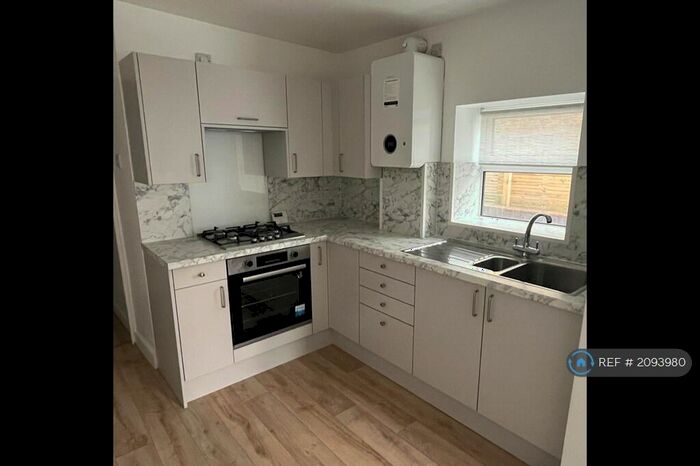 1 Bedroom Flat To Rent In Cherry Tree Avenue, Dover, CT16