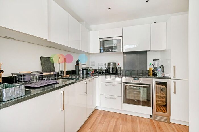 1 Bedroom Studio To Rent In Queensland Road, Holloway, N7