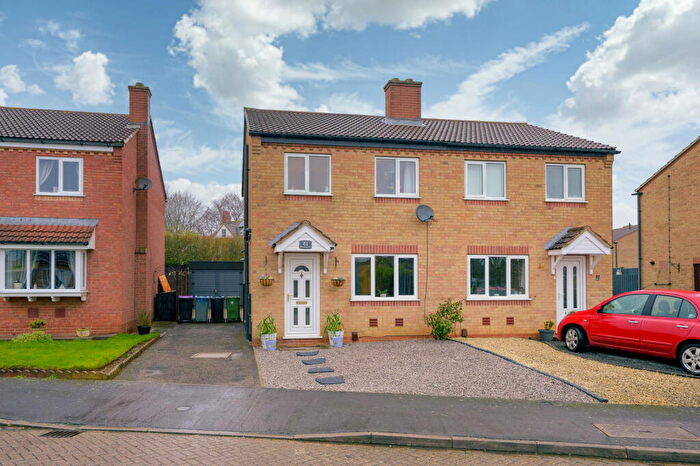 3 Bedroom Semi Detached House For Sale In Manchester Way In Grantham, NG31