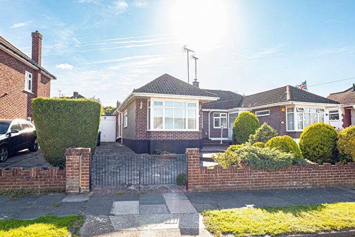 2 Bedroom Semi-detached Bungalow For Sale In Mountain Ash Avenue, Leigh-On-Sea, SS9