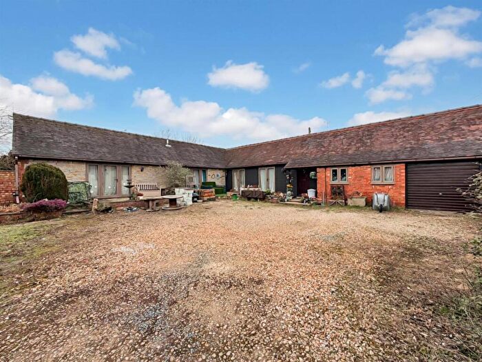 2 Bedroom Character Property For Sale In Pillerton Hersey, Warwick, CV35