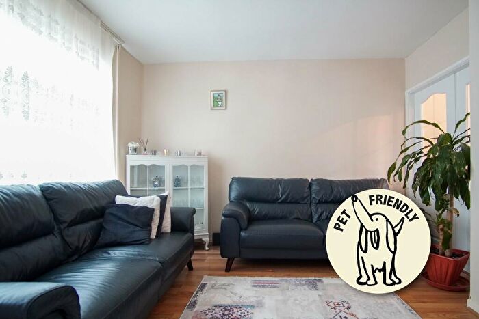 3 Bedroom Semi-Detached House To Rent In Swanmoor Crescent, Brentry, Bristol, BS10