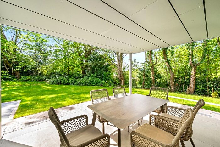 5 Bedroom Detached House To Rent In Waterbank Place, Prestbury, Macclesfield, Cheshire, SK10