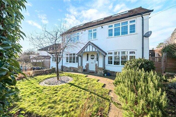 4 Bedroom Detached House To Rent In Stainbourn Mount, Moor Allerton, Leeds, LS17