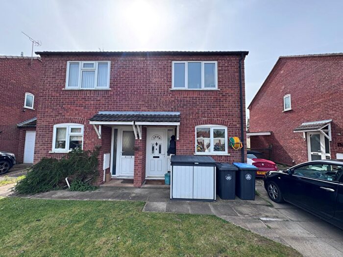 2 Bedroom Property To Rent In Manston Drive, Warwick, CV35