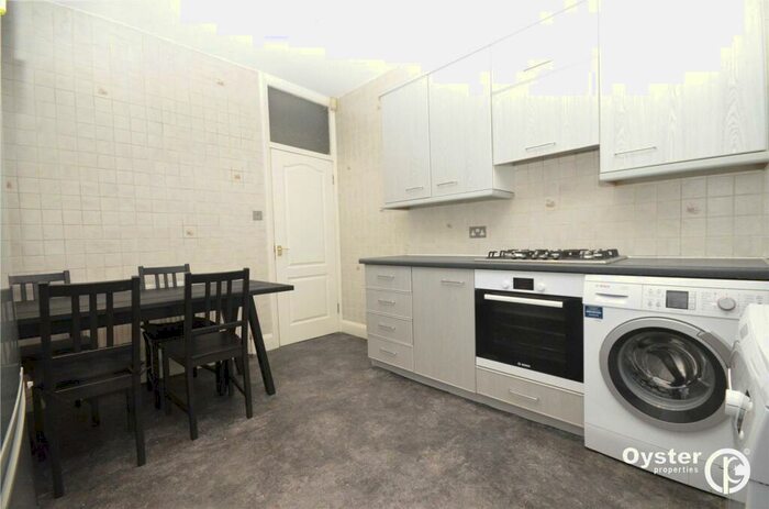 2 Bedroom Flat To Rent In Sussex Ring, London, N12