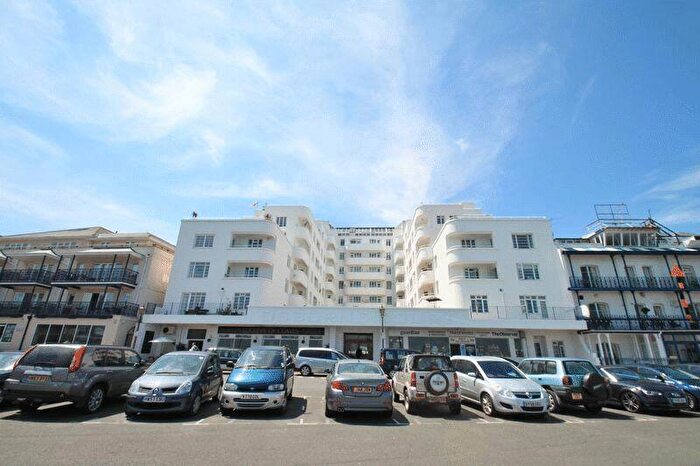 2 Bedroom Apartment To Rent In Cowes Parade, PO31